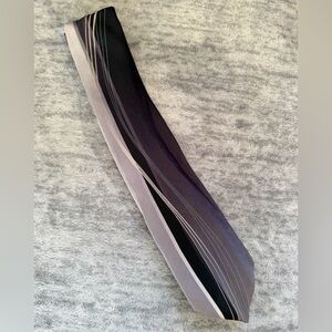 The Arrow Company Men’s Black and Gray Tie